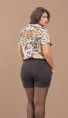Camisete com detalhe nas costas